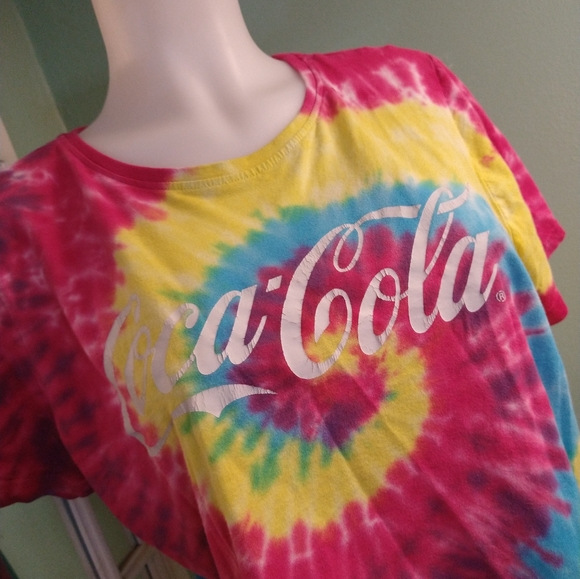 Size L Coca-Cola tie-dye short sleeve crop top - Picture 3 of 12